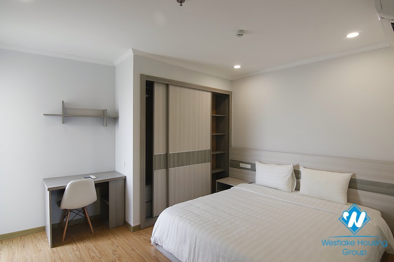 Bright 1-bedroom apartment on Kim Ma Str.